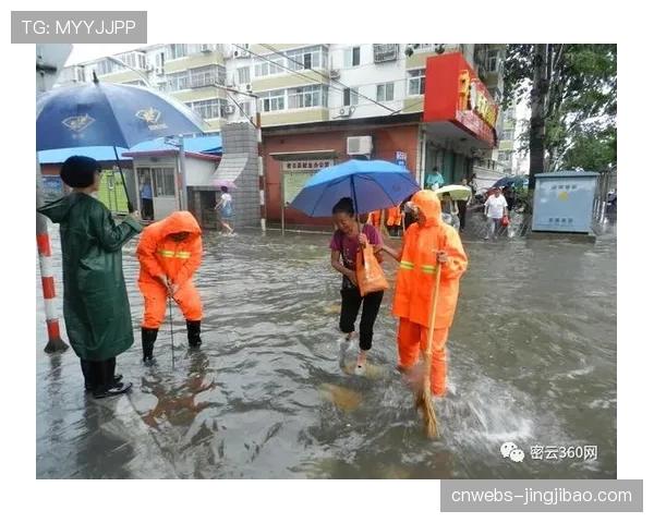 雨战中的温情一幕,两队球员合力帮助受伤的队医迅速离场